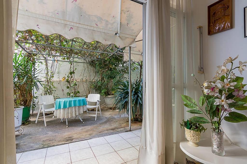 Vintage Style Apartment With Beautiful Backyard Atenas Exterior foto